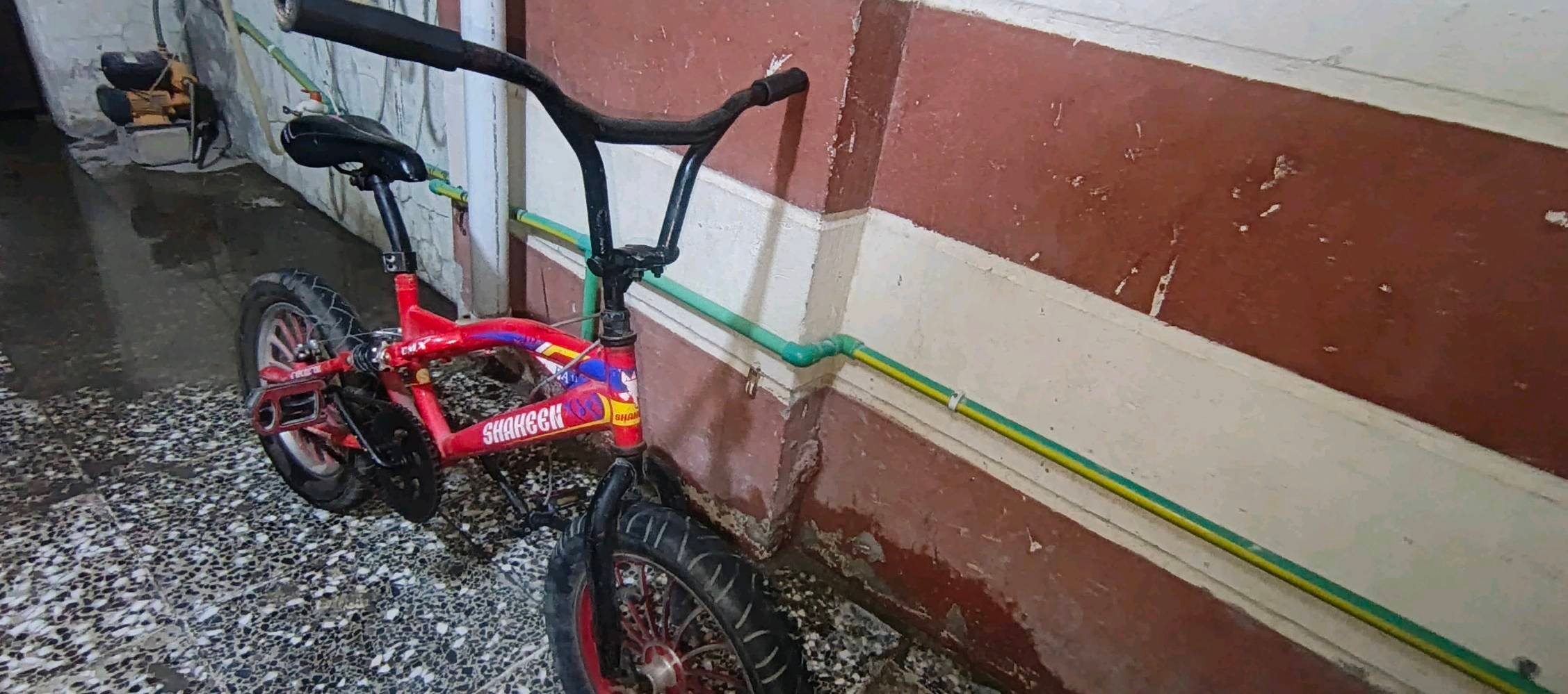 سلام عليكم بايسكل BMX اولاد موديل شاهين للبيع. 
الحجم عشرين انش
البريك بس يحتاج تثبيت 
التايرات جيده جدا 
الستيرن مثبت بقوه 
البايسكل حالته جيده جدا بس البريك يحتاج تثبيت لذلك نزلت من سعره 
السعر 75 الف وبيه مجال للشراي الجاد 
للاستفسار مراسلتي عبر الخاص او الواتساب
