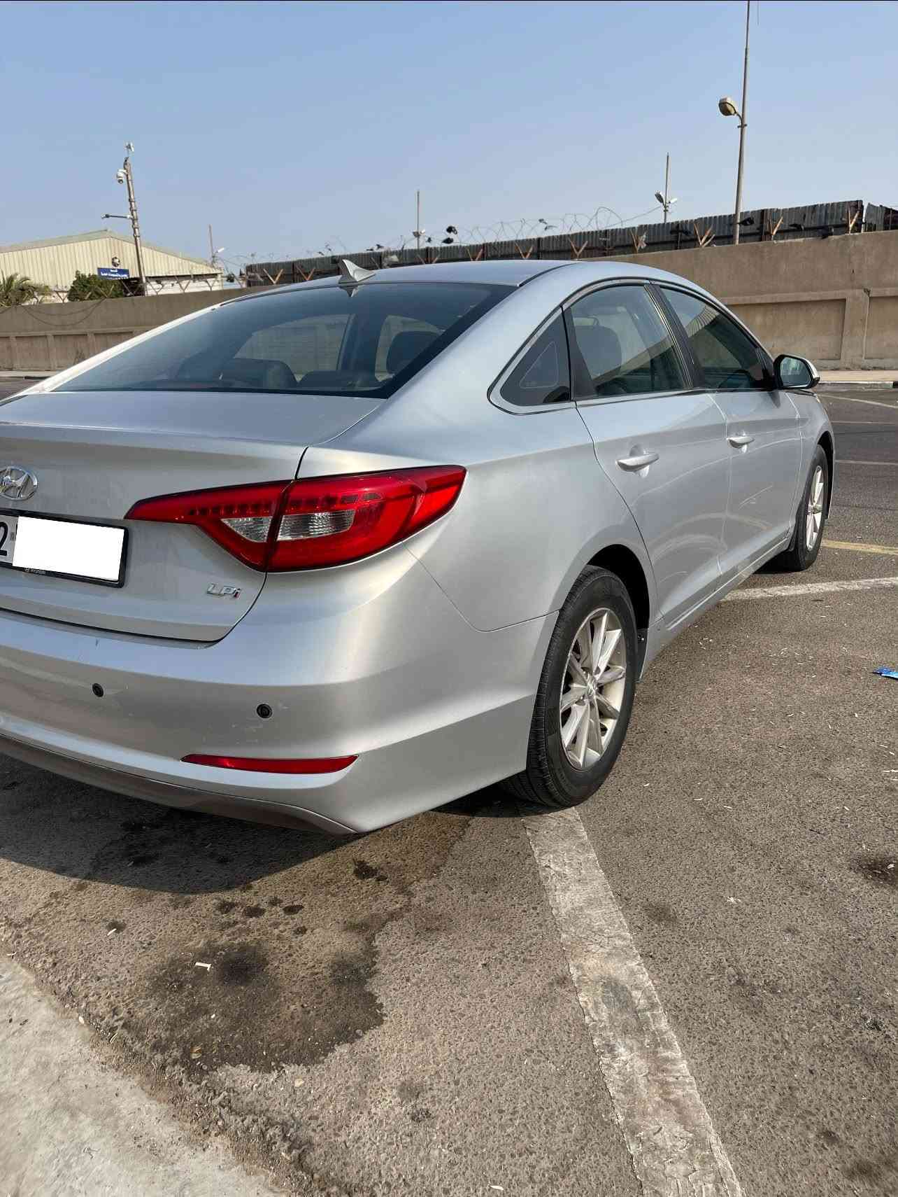 ادوات ادوات دخول جديد
سوناته 2018 غاز اصل خط واحد 
كير مكينه كفاله دوش 2000
ارقام حفر اصليه سنويه اصليه تنتهي 2030
متومه على البليته طبق الأصل 
كصه قماره شغل مضموط 
تبريد قطعتين ثلج 
حداده 100/100
تخم تاير جديد 
سياره جاهزه من كل نواحي اي نقص ما بيه 
العنوان بصره السعر 47
***********
