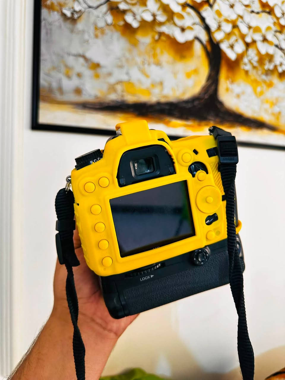 للبيع – كاميرا Nikon D7000
كاميرا نيكون D7000 بحالة ممتازة جدًا واستعمال نظيف.

🔹 مع عدسة رياضية 70-300mm

🔹 كريب بطارية 2(Battery Grip)

🔹 شاحن

🔹 جنطة خاصة بالكاميرا

السعر : 450الف وبيه مجال 

📍 العنوان: السماوة

📞 للاستفسار 
***********

ملاحظة: الكاميرا نظيفة وجاهزة للاستخدام مناسبة للتصوير الاحترافي والهواة. 📷
