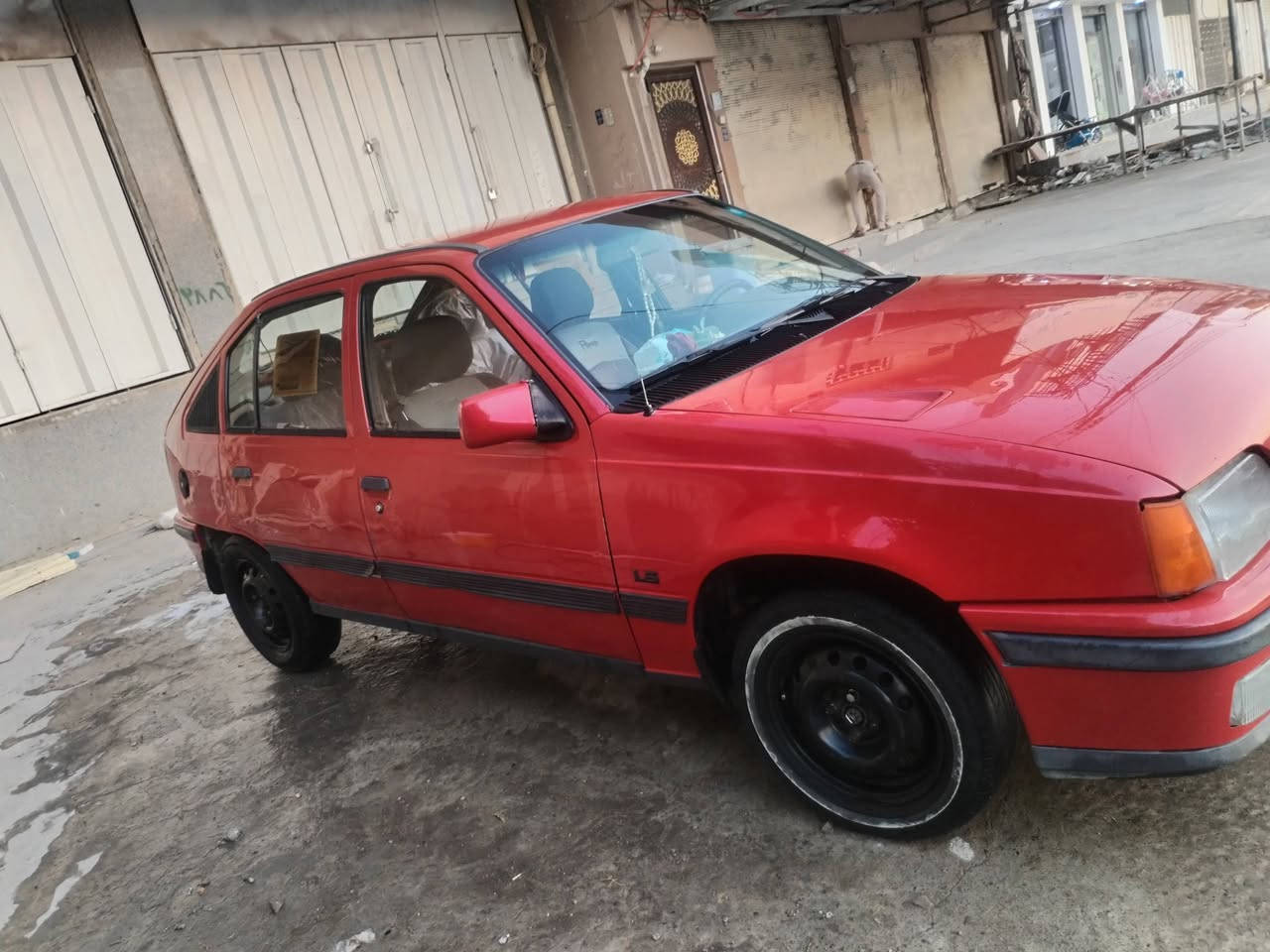 اوبل كاديت للبيع
موديل 1989

كير عادي

محرك 16

سيارة خير من الله وجاهزه

السيارة بدون صبغ فقط الدواير خلفي مصلح 

سعر 33 بيها مجال

***********

***********
