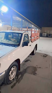 بيكاب نيسان • ٢٠٠٢