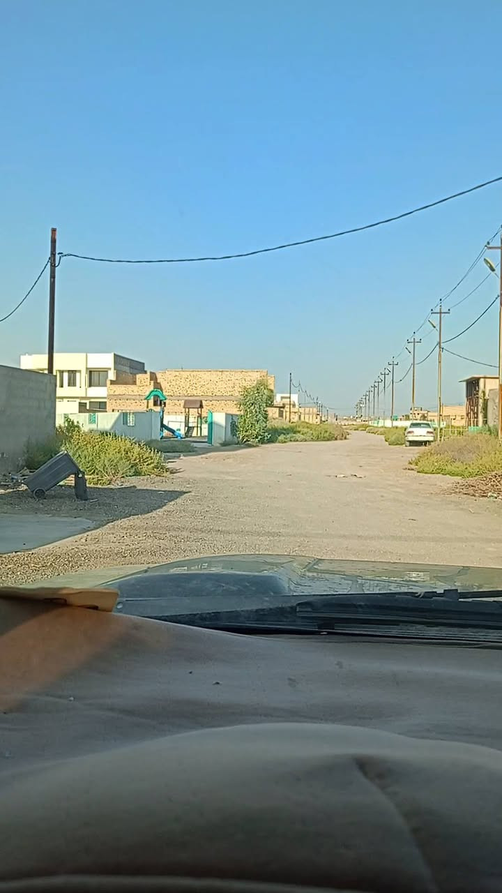 ياالله قطعه  للبيع مساحه ١٠٠ م طول  بصف الركن  وجها ٥ نزال ٢٠ شارعها ١٥ العنوان العامري مجمع الصحه السكني   خدا مات ماء كهرباء سبيس  قريب من شارع ٣٠ تحويل مباشر سعر مناسب استفسار ***********
