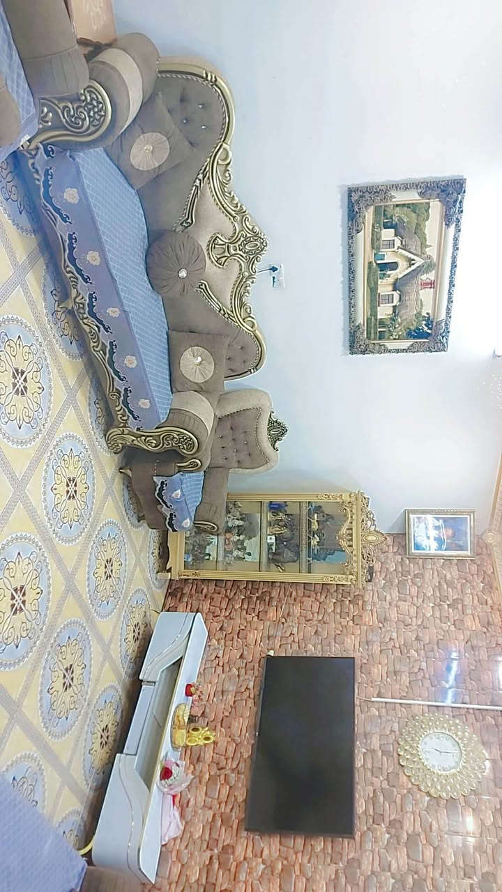 سلام علیکم خانوویەکی خۆش روبەری180مترە و دووقاتە لەگەل سەرەوە یەک خەلیتەیە و یەک شتە بۆزانیاری زیاتر نامە بنێرن یان تەلەفون کەن نرخەکەی زۆر هەرزانە❤️ رقم تەلەفون:*********** كركوك, العراق
