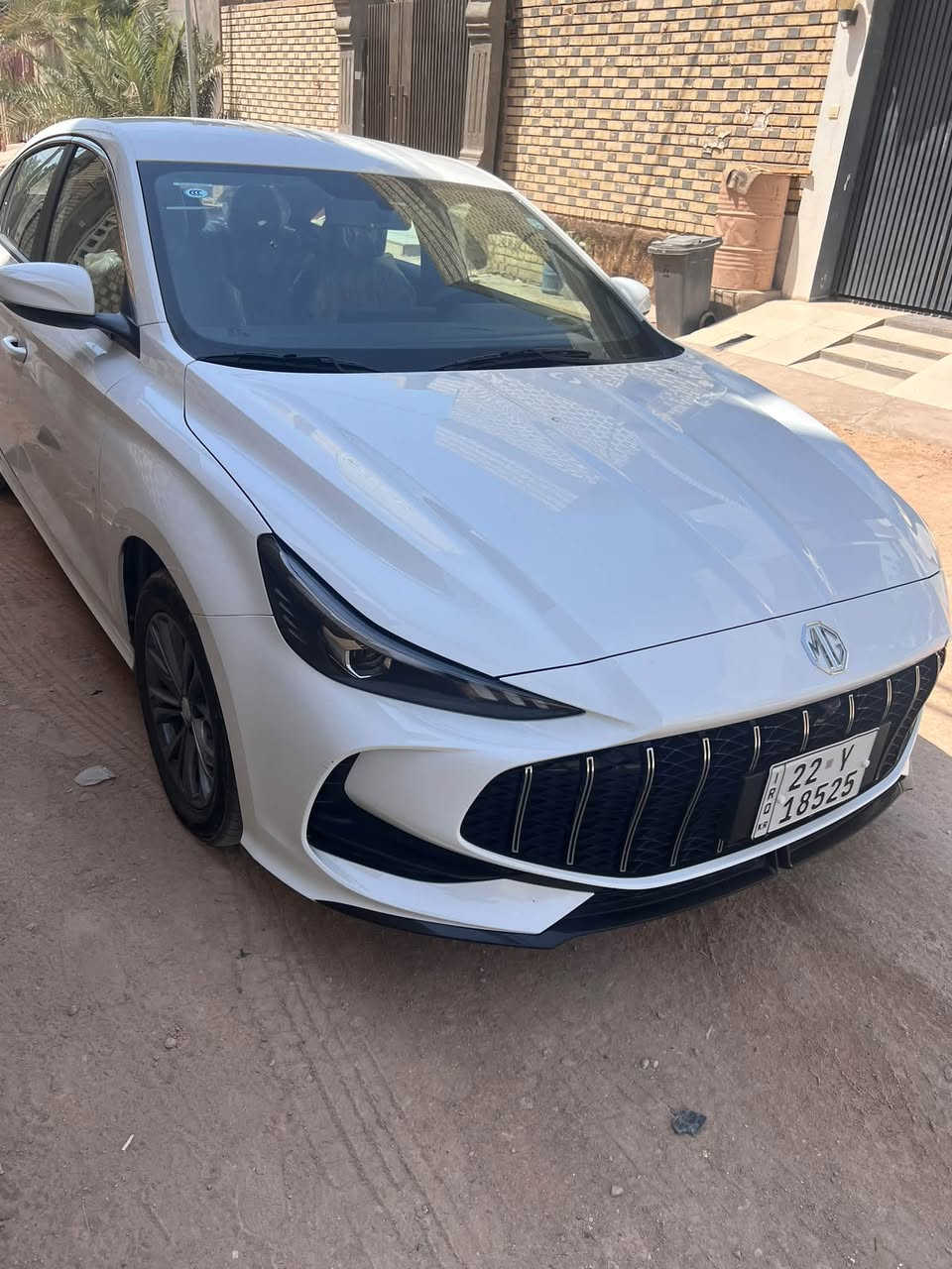 السلام عليكم MG GT2025
السياره مرتبة ونظيفة ماشيه 24 الف للبيع 
او مراوس ب صني هندي 
*********** 
ممنون

