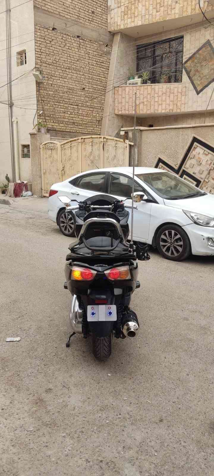 سلام عليكم فورزه صفر 10عميه بلادي
نازله معرض بسمي ودافع كمرك (كفاله عامه) ماشيه٣٥.   منضومه زنون بلادي+دبلات امامي نيكل+قبق كلجات نيكل+تجوه خلفيه نيكل+شاشه +جي بي اس + ام بي ثري بلادي
(وبعد كلش هواي مواضفات بيها) ***********مكاني شعب شارع لمدارس(سعرها مناسب)
