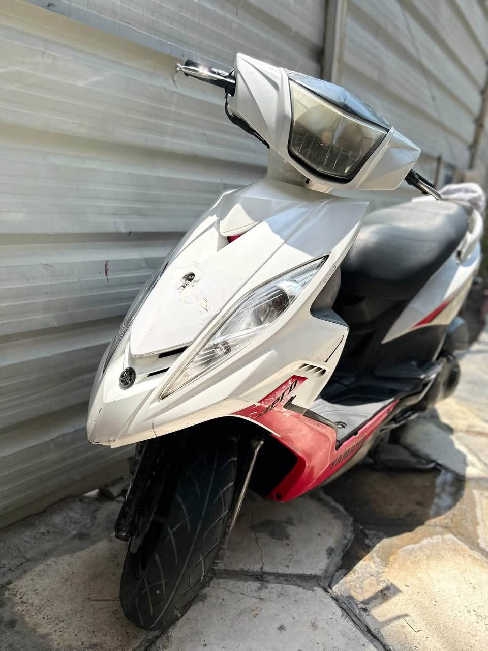 السلام عليكم جيتي ار للبيع مكينه بلاديه ممفتوحه دراجه نضيفه ومرتبه فقط ضربه بالبجم موضوح بالصور للبيع او مراوس بجبلي نضيفه السعر 850وبيها مجال للشراي ***********مكاني بغداد العامريه
