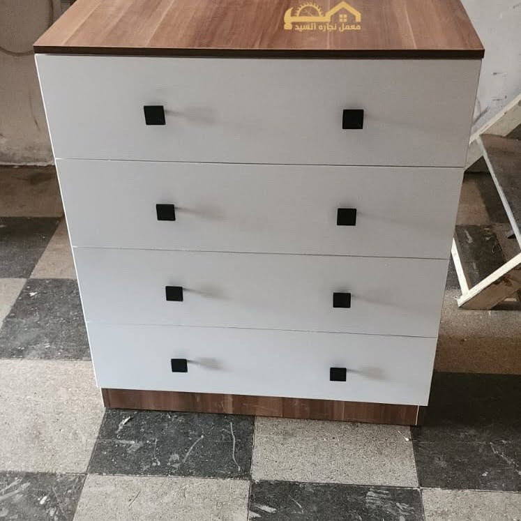 طلب خاص لأحد الزبائن، نتمناه خيرًا مباركًا
معمل نجارة السيد
عمل عراقي - تكملة وحسب الطلب
العنوان: بغداد، حي العامل، شارع السكلات، مقابل محطة السيد لغسل السيارات
هاتف: *********** و *********** (أبو علي)

نص مكتوب في الصور:
- معمل نجاره السيد