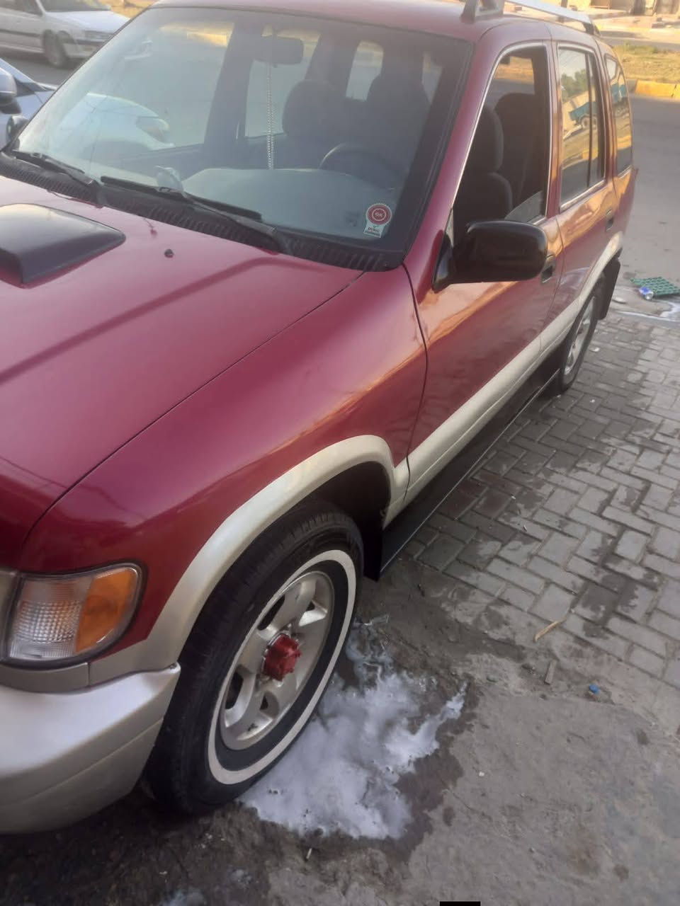 كيه سبورتج موديل 2000  مكينه كير ياباني تيوته فور اس مصبوغه عام للجماليه سياره جاهزه نقصه تبريد بس سياره ممخلي شي بيه ممبدله جديد سنويه لل 28 تحويل مباشر مكان حي اور *********** سعر 50
