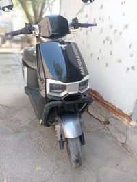 شحن • ٤ سرعات • بطاريات ٣٠ أمبير