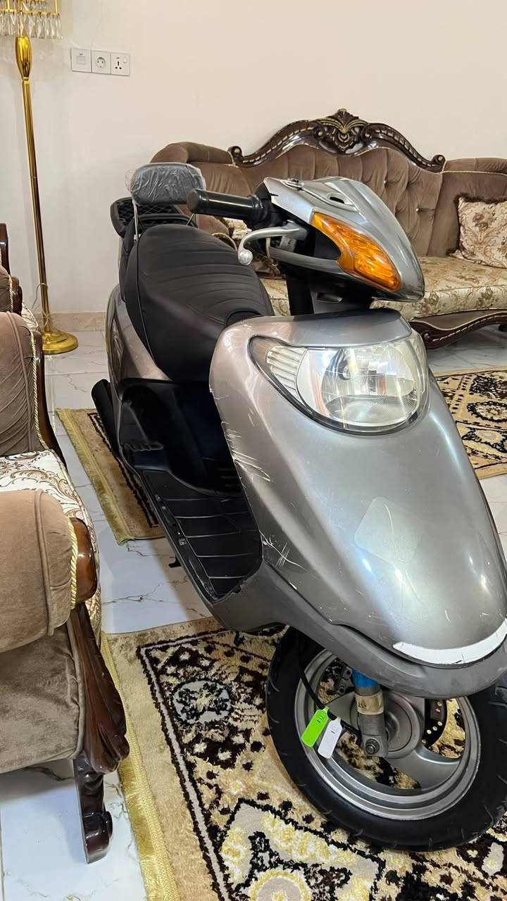 السلام عليكم سيبيسي ياباني مفتوحهه مره وحده كفر اصلي كابريتر اصلي  كهربائيات شغاله كلها معدل شرط ٩٥ مكاني كوت زين القوس الرقم ***********
