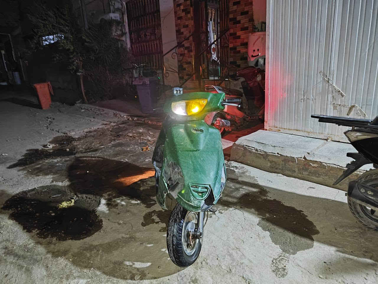 سلام عليكم دراجه للبيع مكفوله من كلشي
كهربائيات كله شغاله 
لاا تنقيص ولا تبخير 
لمكينه ناعمه تخبل
دراجه شلعته تعجبك 
صالنصه كاتم حاويه 
هندر ماتعبك تخبل السلف لاطش
سعر 350 وبيهه مجال للطيبين 
رقم ***********
