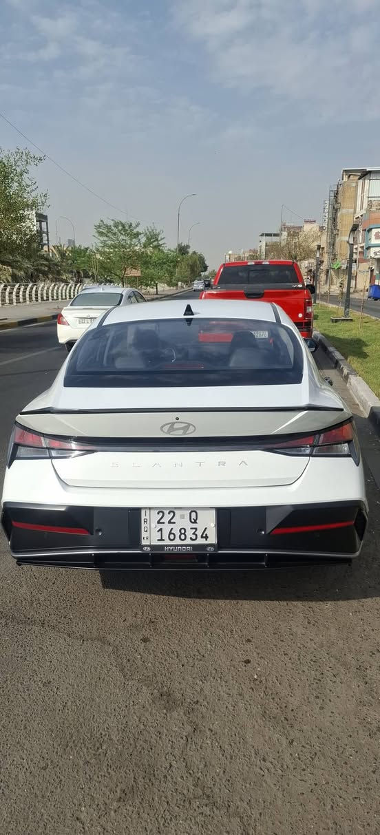 السلام عليكم سياره هونداي النترا تجميع الصين موديل 2025 ماشيه 19 الف محرك 1500 كفاله عامه شرط الفحص حساسات امامي وخلفي فتحة سقف وباقي الموصفات معروفه باسم شركه تريد وكاله او تحويل موجوده بل بصره السعر 145ورقه رقم اربيل  نقال *********** البصرة, العراق
