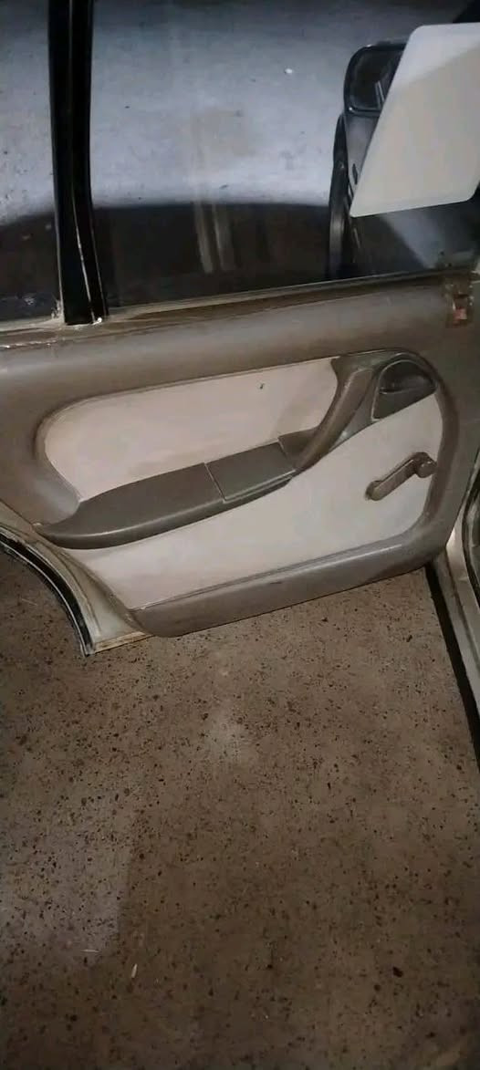 سلام عليكم اوبل اوميكا موديل 88 صدر جديد تخم تاير محرك بيه جعوب مصبوغه حزام كهربيات كله شغاله داخل نضيف السعر 25بيه مجال رقم جديد تحويل ثاني يوم مكان الفلوجه رقم الهاتف *********** يرهم مراوس حسب القناعه
