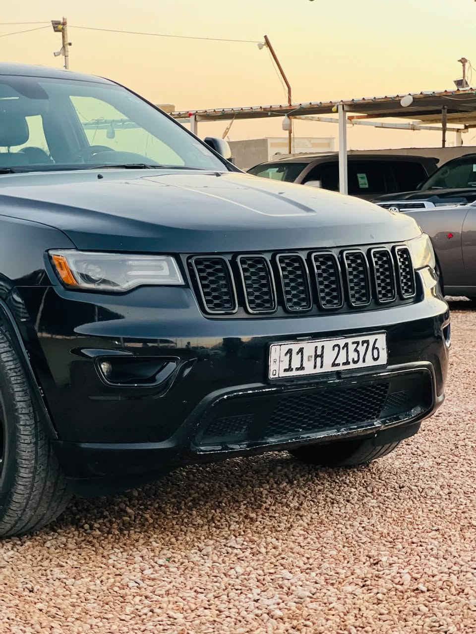 جيب موديل ١٩
بلاك توب فول مواصفات 
شاشه جبيره 
كامره خلفيه 
بيها صبغ جاملغ وبنيد 
صدر امامي خلفي جديد بيها فقط شمعات 
محرك كير جديد 
سعر ١٧٠ وبيها مجال 
مكان رمادي 
هـ/***********
