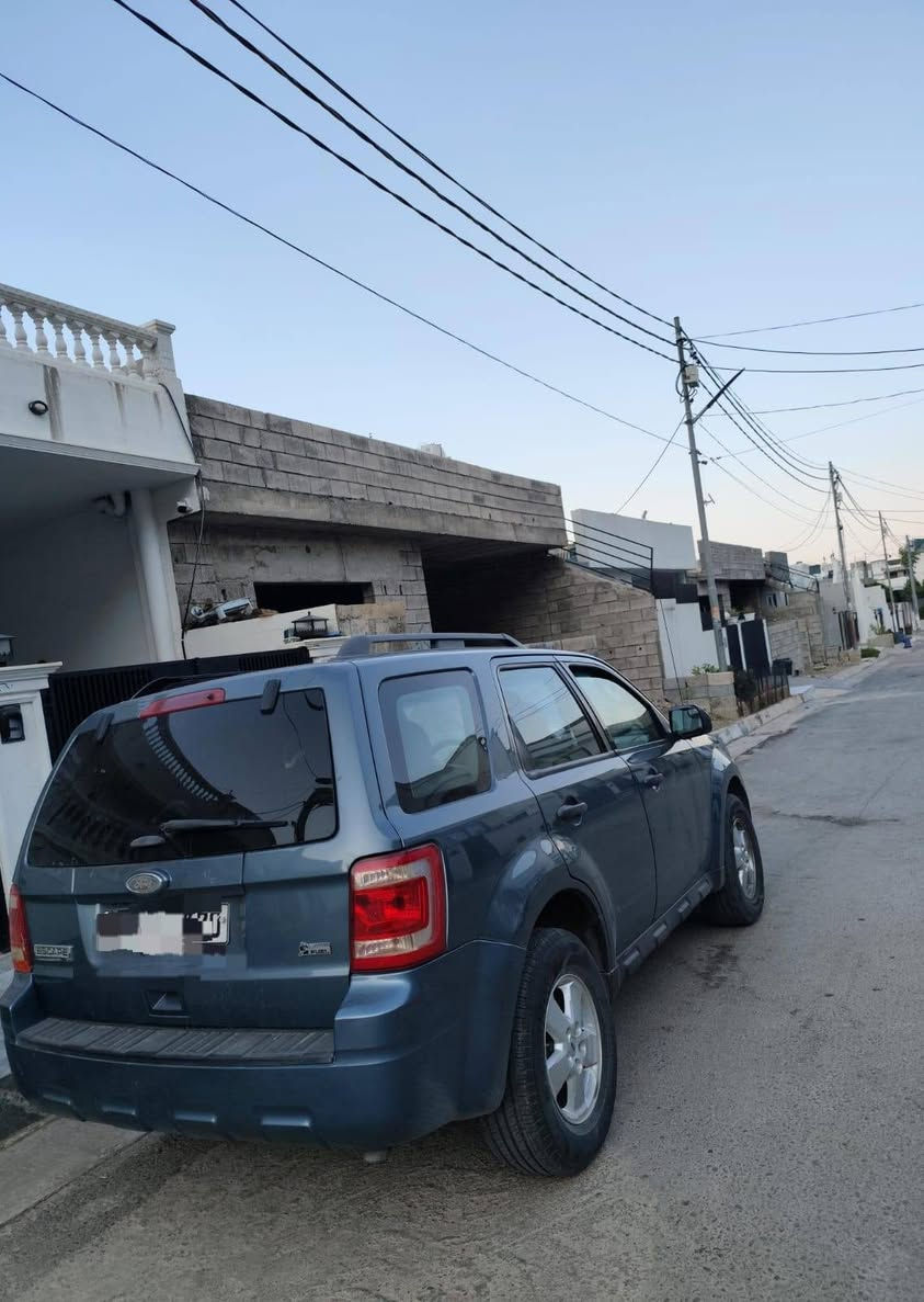 بێ بۆیاغ،دوو سێ شوخت و قۆپی هەیە
مواسەفات xlt، ناو ڕەساسی
گێڕ تۆماتیک،تڕاکشن،دژەخلیسک،بەسمە،ABS،شاشە، ئاوێنە کارەبایی،کۆدی دەرگا،تولی سەقف،بلوتوز

گێڕ و مەکینە و کارەبایی و هەموو شتێکی بەشەرت،نەکراوتەوە
نرخ ٩٠ وەرەقە و مەجالێکی کەم
شوێن:ڕانیە
*********** وەتس ئەپی لەسەرە

فورد اسکیب ٢٠١٢،ستە سلندر،ٲکسل واحد
بدون سبوغ،بیها شویە رصعات
مواصفات xlt معروف
کیرومحرک،تبرید کلش بشرط ما مفتوع
سعر: ٩٠ ورقە و شویە مجال
مکان: رانیە
