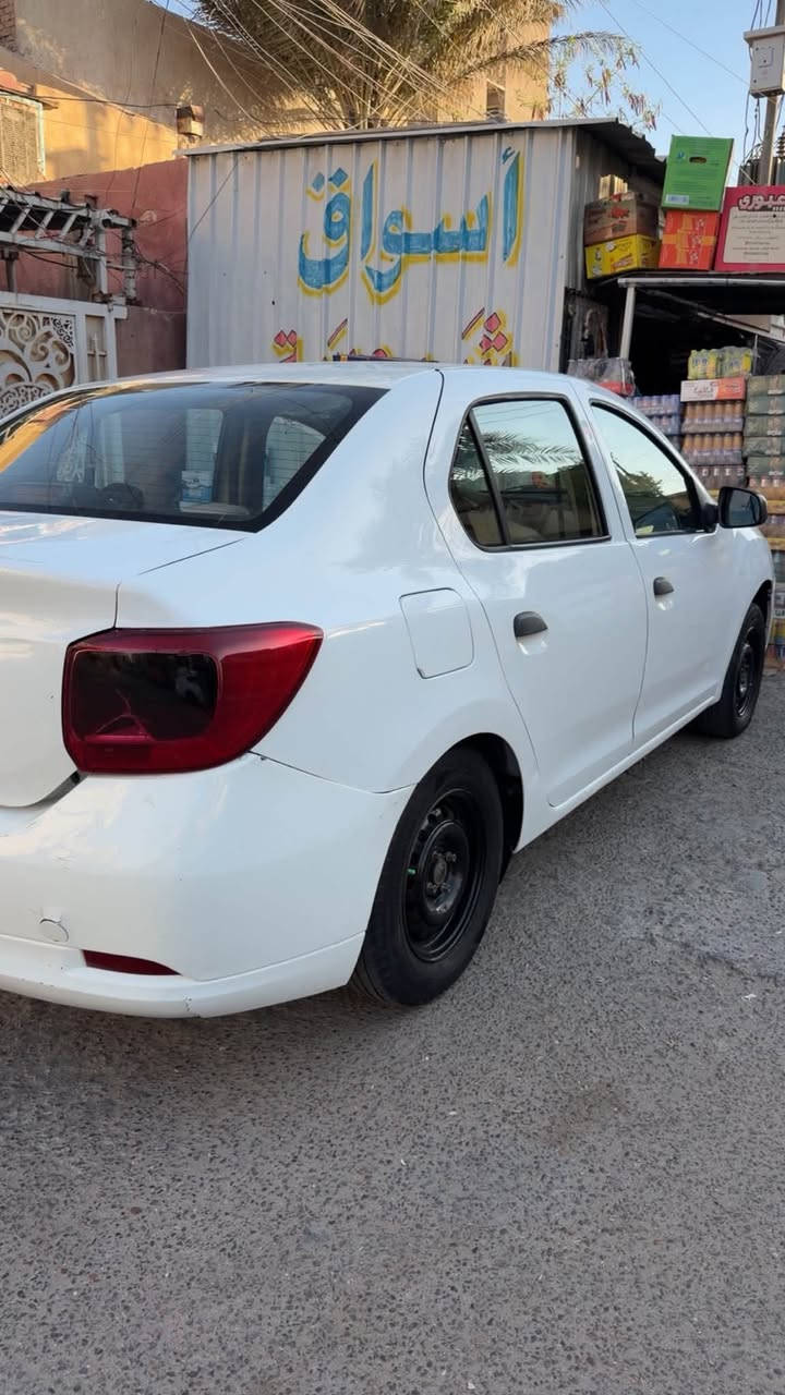 سلام عليكم للبيع رينو سنبل موديل ٢٠١٦ بيها باب لسايق شويه بي معجون وصبغ وبيها بل جنطه ضربه بس معدليها وسياره وشخوط دعاميات مكينه حلوو تبريد شغال سياره خير من الله سعرها ٦٨ وبيها مجال بصيط وهاذه رقمي ليحب يتواصل  *********** مكاني البياع شارع الضغط
