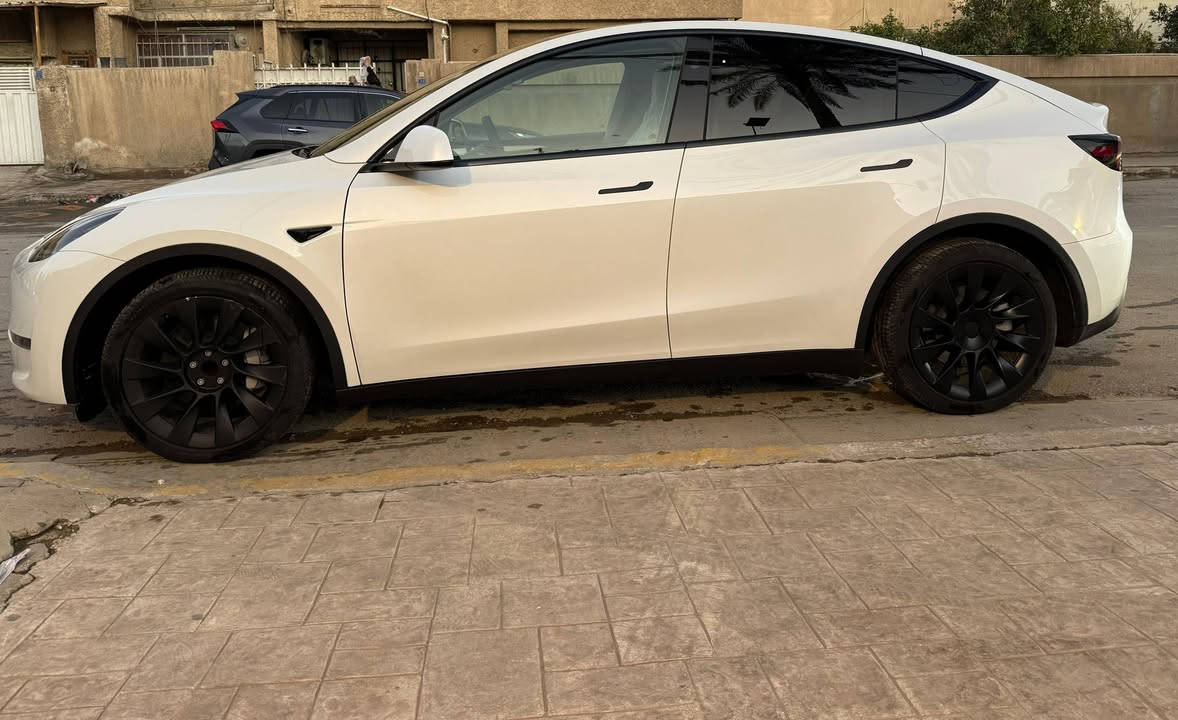 !!  Tesla Y 2024 🔹 Utility Sport🔹Long Range ️ !!

✔️ Tesla Y 2024 RWD

✔️ رقم بغداد 

✔️ تسلا Y ➖️️ الفئة الرياضية
 
✔️  المقطوعة 8000 ميل

✔️ داخل جلد أبيض 

✔️ دفع خلفي

✔️ كامرات محيطية 360°

✔️ رادارات محيطية 360°

✔️ أون لاين 

✔️ حادثه نقص جاملغ أمامي جهة اليسار  ودعامية
لايت جهة اليسار - لا دواخل ولا شواصي ولا
أيرباك- مثل ما موضحة بالصور.

                                            $ 25.300💸

☎️ للأستفسار ☎️
 *********** ➖ ️على الخاص
