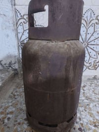 عندي هاي قنينه ايرانيه اريد اراوسه فدوه كون فرق بصيط 07717635822