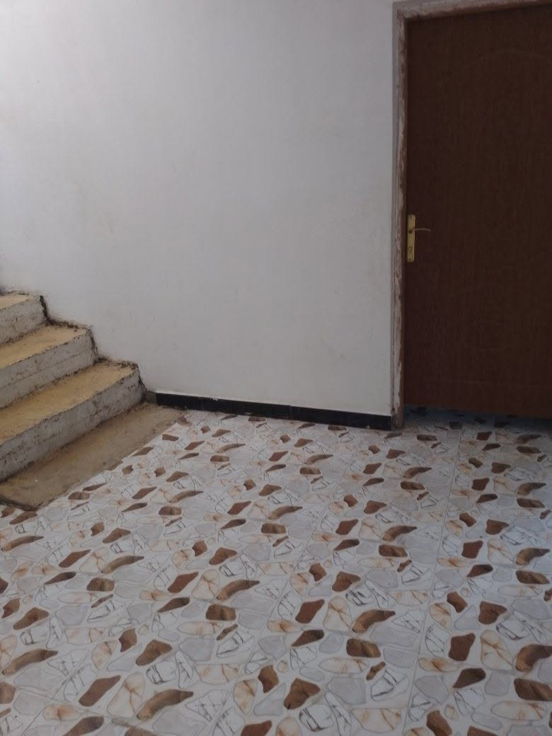 دار للبيع صاله استقبال مطبخ غرفة نوم حمام وصحيات جبلة حي الشرطة مقابيل حي المهندسين للاستفسار‏‪***********‬‏
