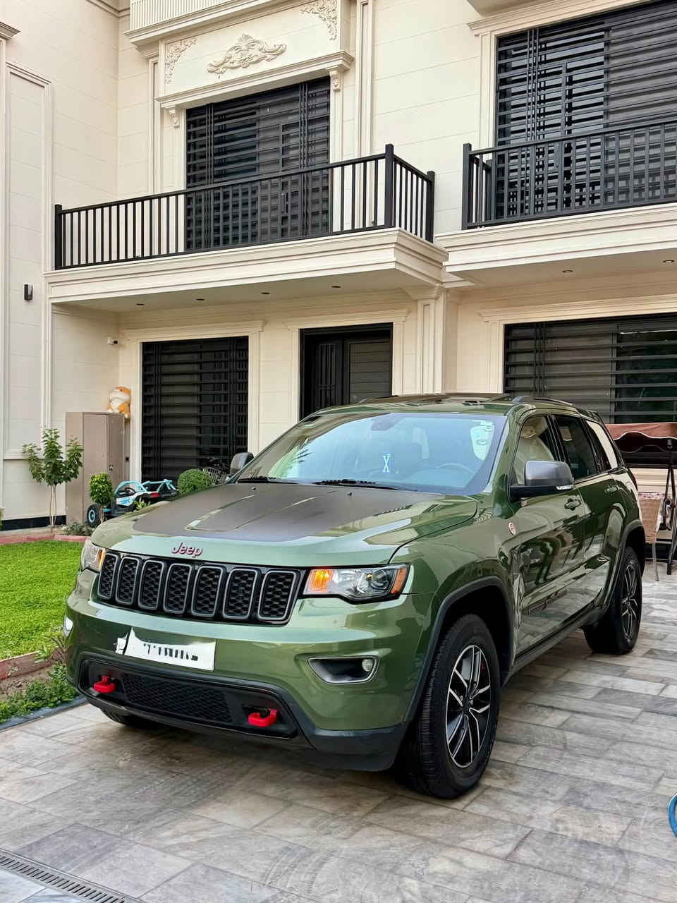اجدد _جيب امريكيه 💯لون مميز
نص جاملغ امامي صبغ بدون فتح  وشبر بارد قبق جنطه⭕️بدون ايرباك ودواخل 

🚱🚱🚱🚱
❌جيب  2021 امريكيه جددددديده
❌مكينه 3600   ❌trail hawk ❌
❌فوووول مواصفات 1/1  
❌ماشيه 40 الف ميل 
❌فتحه بانوراما
❌رادار جانبي  
❌صندوك كهرباء
❌كشنات جلد  
❌شفتات ستيرن 
❌حساسات 
❌جكات 
❌كشنات تدفئه تبريد 
❌سستم صوت 
❌فور ويل  

🔆السياره جديده جداً 
رقم اربيل باسمي تحويل ثاني يوم 
مكاني بغداد
***********
