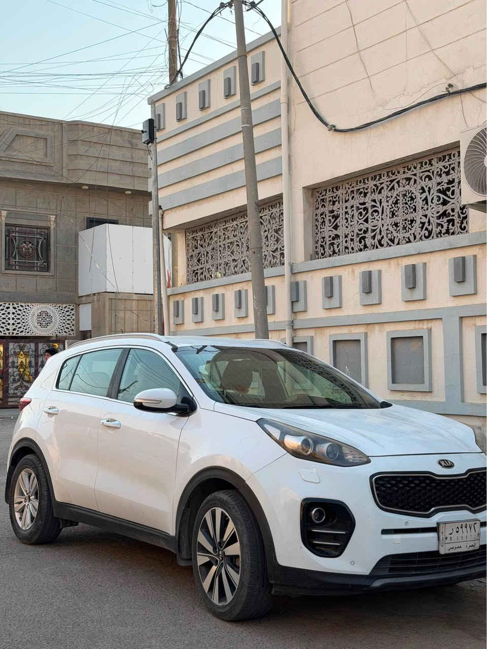 سبورتج 2018 
خليجي 
السياره كفاله عامه من صبغ وضربه 
فقط بيها بارد بلباب صغير 
رقم بصره تحويل ثاني يوم
سياره جاهزه مال جنازي 

مكاني البصره المعقل 
السعر 168 وبيها مجال 
*********** البصرة, العراق
