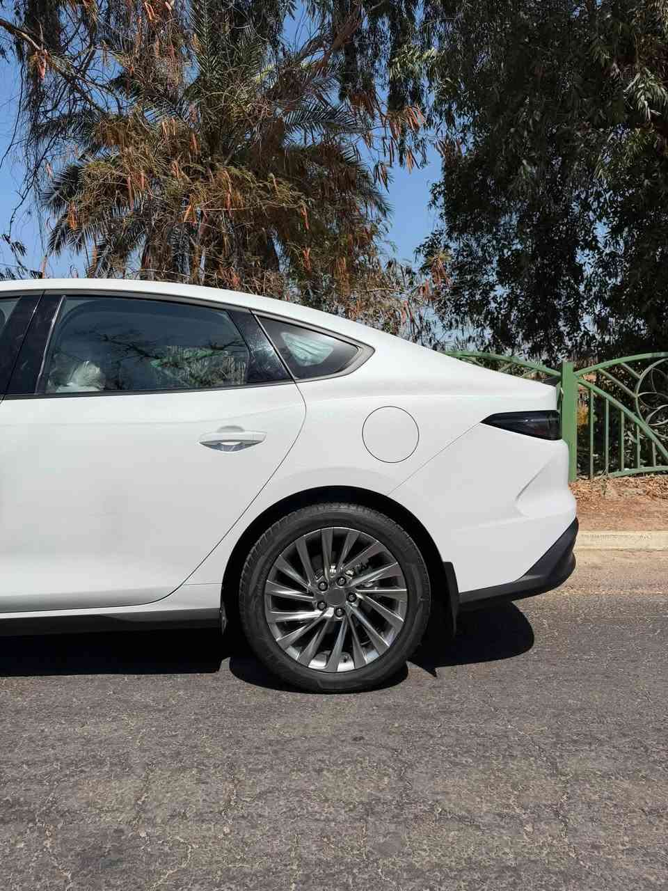 السلام عليكم بي واي دي byd سيل 5   
مكفولة من كلشي مابيها نقص 
ماشية 9500 
نظيفة كلش 
ً
بيها ويل 18  غير شكلها جذرياً وحته رزانتها 
مكاني بغداد  حي الجوادين  
***********
