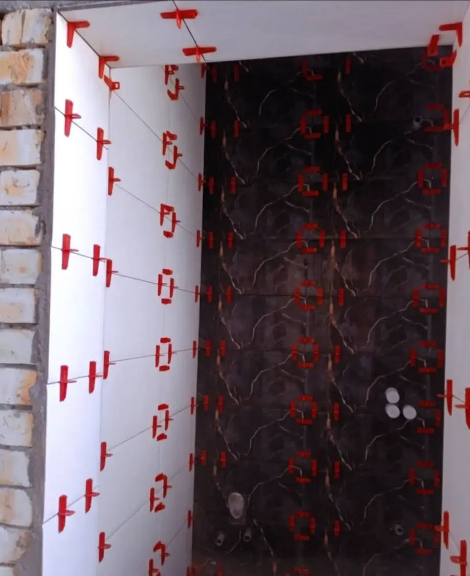 كادر.مصري 
سيراميك جدران 
سيراميك ارضيات 
بورسلين. مرمر. درج
***********.
