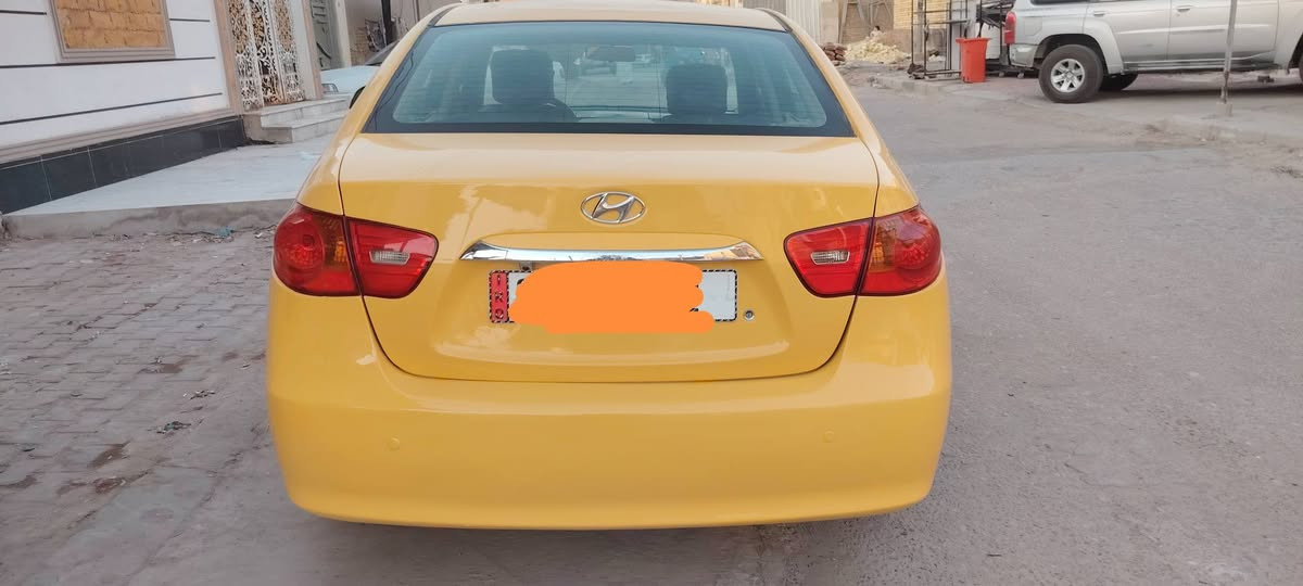 سلام عليكم النترأ موديل ١١ رقم ذي قار رقم انكليزي مكينه ١٦٠٠ دكشن عالي كير مكينه بحاله جيده تبريد ويه السويج تخم تاير حداديه ١٠٠ بل ١٠٠  سنتر لك شغال  ماكو شي بيهه عاطل كله شغال شرعيهه بلعماره تحكم استيرن جهه وحده بيهه جاملغ بدون دواخل  لسعر ٩٢ وبيهه مجال حك الجيه مراوس حسب القناعه ***********

