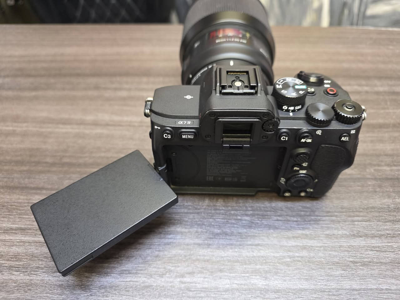 سوني a7IIII شتر 38K مكفوله نضافه 
البدي 90%  مع ادبتر سكما ياباني مع
 عدسة احترافيه 85MM فتحة 1.4 
سكما ارت ياباني اوتو فوكس سريع 
          البدي 2.100.000 دينار 
               العدسه 600 الف 
               الادبتر 200 الف 
        المجموع 2.900.000 دينار 

    موقع المحل بغداد باب الشرقي مقابل 
       حديقة الامه ***********
        مركز بغداد ماركت للكاميرات
