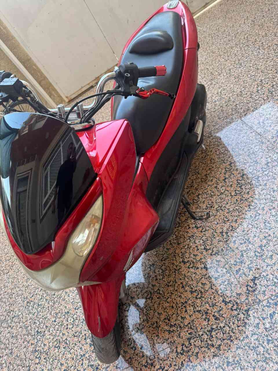بيس اكس
كفرات تجاري 
دراجه مكينه شلعه معدل خير من الله 
مكاني ديالى بعقوبة 
السعر مليون ٢٠٠وبيه مجال

***********
