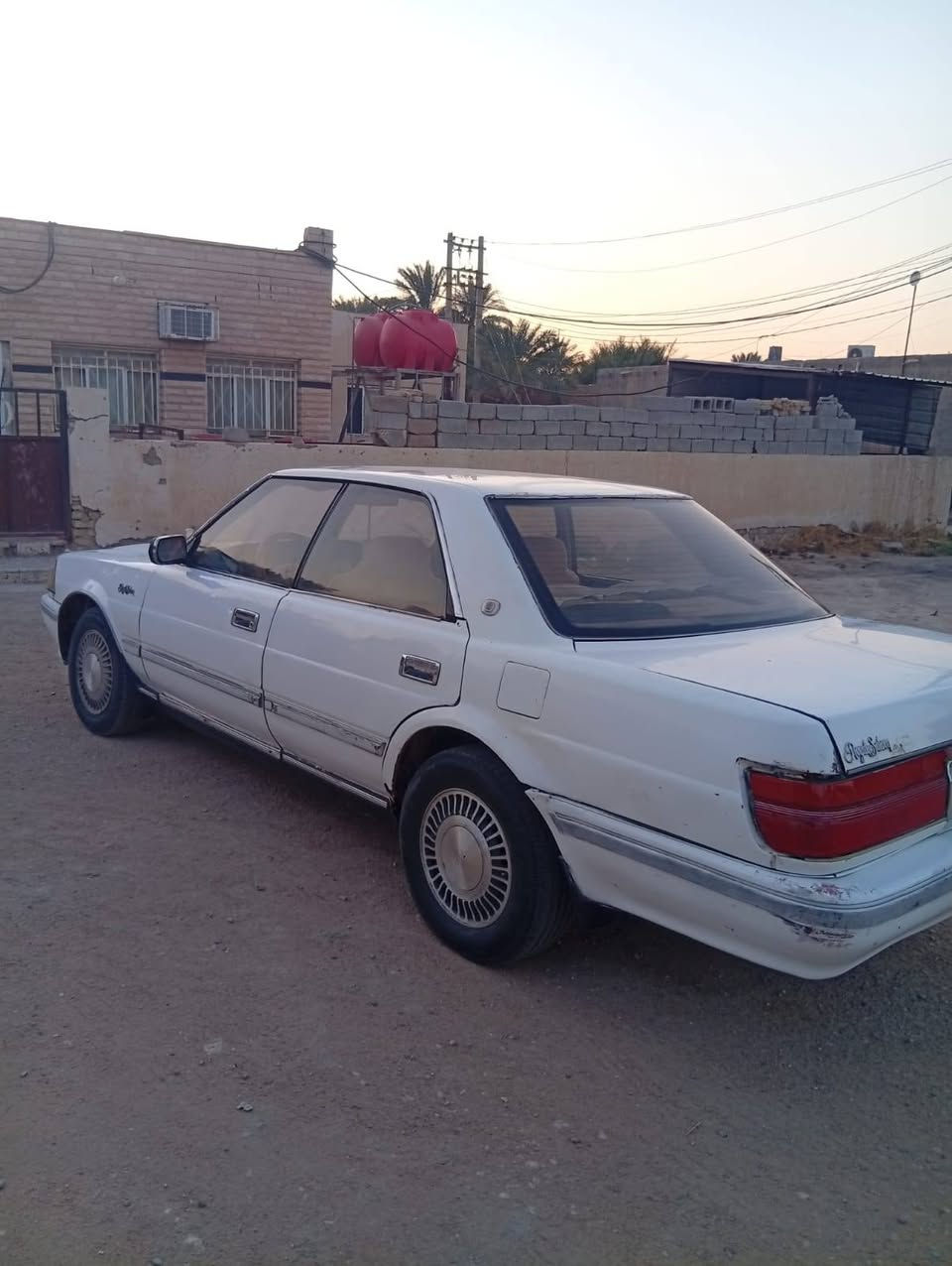 سلام عليكم سياره للبيع سوبر كراون موديل 90سياره جاهزه من تخم تاير كهربايات السعر 32اوبيه مجال حك الجيه التواصل على هذه الرقم ***********
