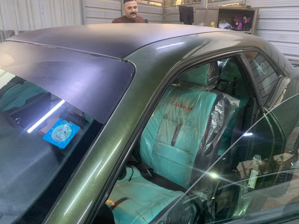 للبيع  دوج جالنجر sxt2018صبغ عام تغير  لون  محرك جديد دواخل نظيفه  تبريد  تمام  ١٣٠وبيها مجال للشراي وتساب *********** السياره بيها دبات صوت ريمونت وشوته  kn
