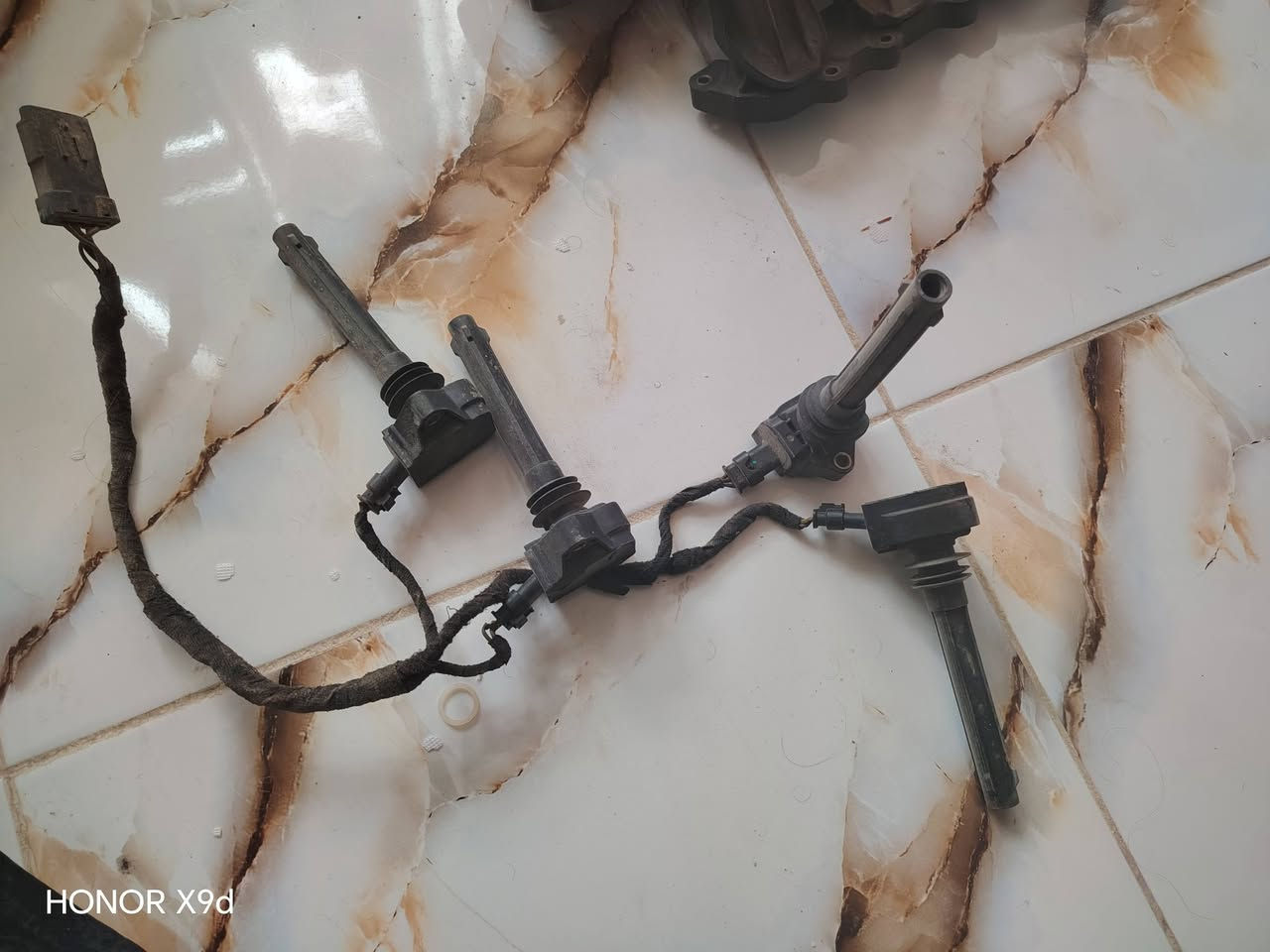 السلام عليكم
بعت سيارتي وذني زايدات عندي بعد التحوير  للبيع بسعر مناسب
كمبريسر تبريد ١٢٥ الف
تخم مجاول وفيشهن  ٥٠ الف
جويتر ٥٠ الف
دكشن بارد مع نوزلات ٥٠ الف
بور وسلف ب٤٠ الف
اليفيدنه يراسل او يتصل ***********
مكاني السماوه

نص مكتوب في الصور:
- HONOR X9d