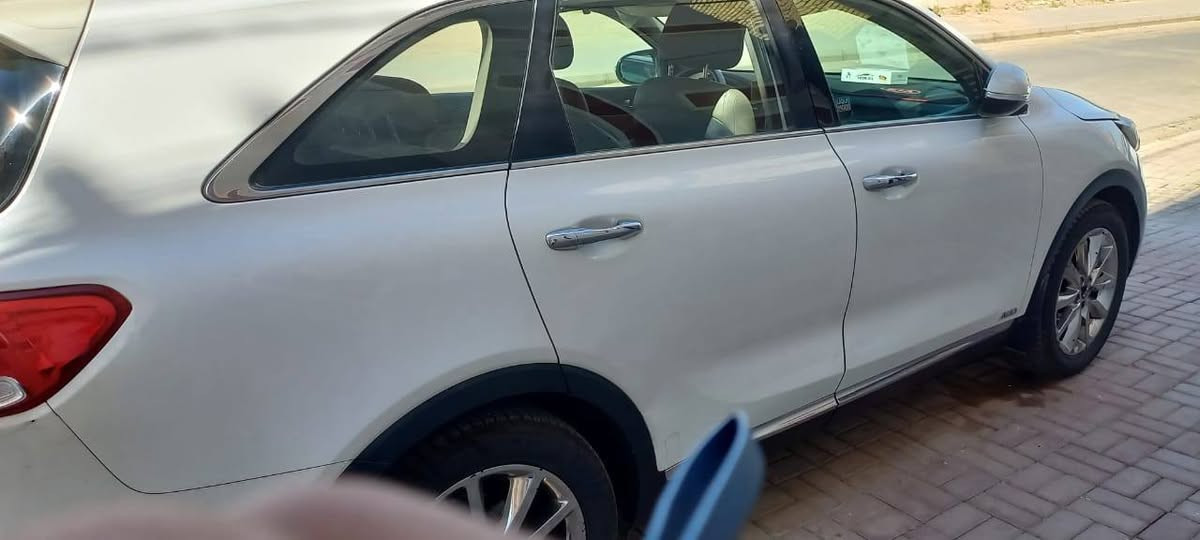 السلام عليكم ورحمة الله وبركاته
سورينتو2016 فوول مواصفات ما عدا الجنطة🚗 
هزه كامل↕️✔️ رقم إنجليزي ✔️ كامل سنويه✔️ مجدده 2032كامل✔️ مشروع وطني ✔️ ثاني يوم تتحول الم✔️ 
محرك ٦ سلندر ٣٣٠٠🚗دوش 
كير AT ٦ نمر🚀 
290 حصان🚀 
عزم 343 نيوتن🚀 
لون ابيض صدفي⬜
دفع رباعي 🛞 🛞 🛞 🛞 AWD
إطار كروم ويدات كروم ▶️ 
3 أنظمة قيادة 
7 مقاعد 💺 
بانورما 🌃
مقاعد تدفئة تبريد 🧊🏜️
٣ قطع تبريد 🧊 
شاشة جديدة ابل كار بلاي اندرويد اوتو 🖥️ 
مقاعد جلد💺
بردة للمقاعد الخلفيه 🏴
كامره خلفيه📷
السيارة ماشية 123،000كيلو متر
الك: قطعة صبغ الي هيه الجنطة.
وبارد شويه 
السعر 190 ورقه وبيه مجال حك الجيه ورقه ورقتين
المكان كربلاء
***********
مصلح كازكيت
