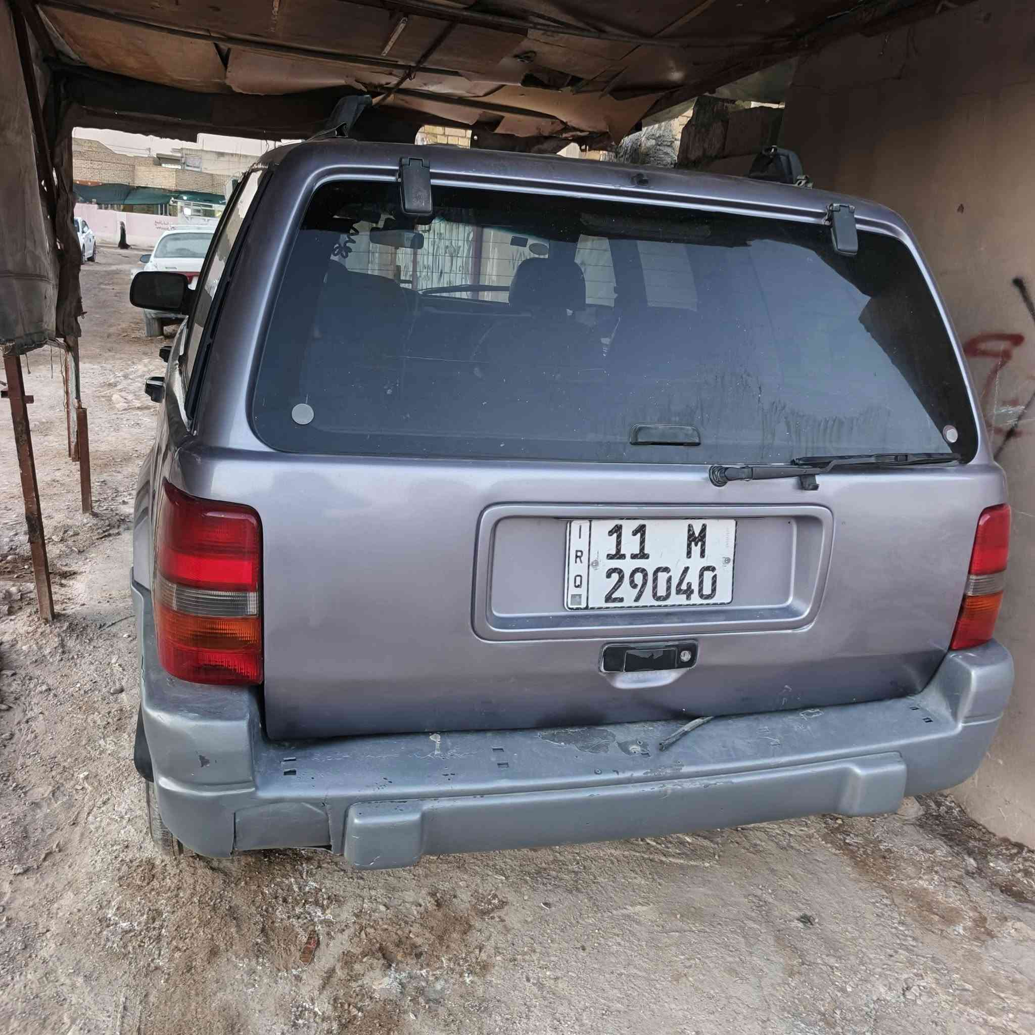 سيارة جيب شيروكي لبيع كير ومحرك ثنين ونص تخم تاير حداديه كامله  مشروع وطني بسمي مداور ثاني يوم لسعر42وبيه مجال/***********/***********
