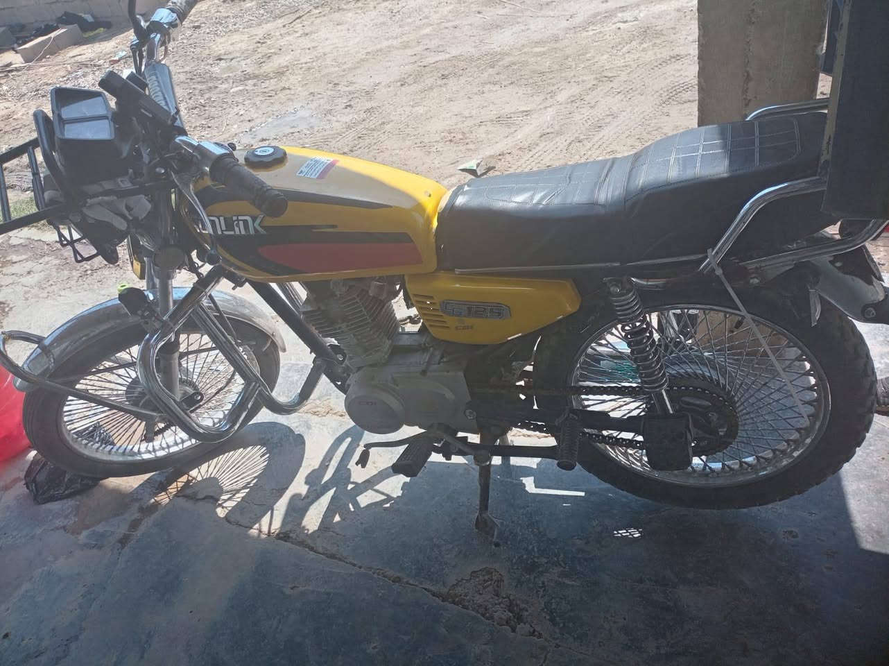 عندي هاذا للبيع كلشي مابيه شقل وتوكل موديل 20 ورايده 500/***********
