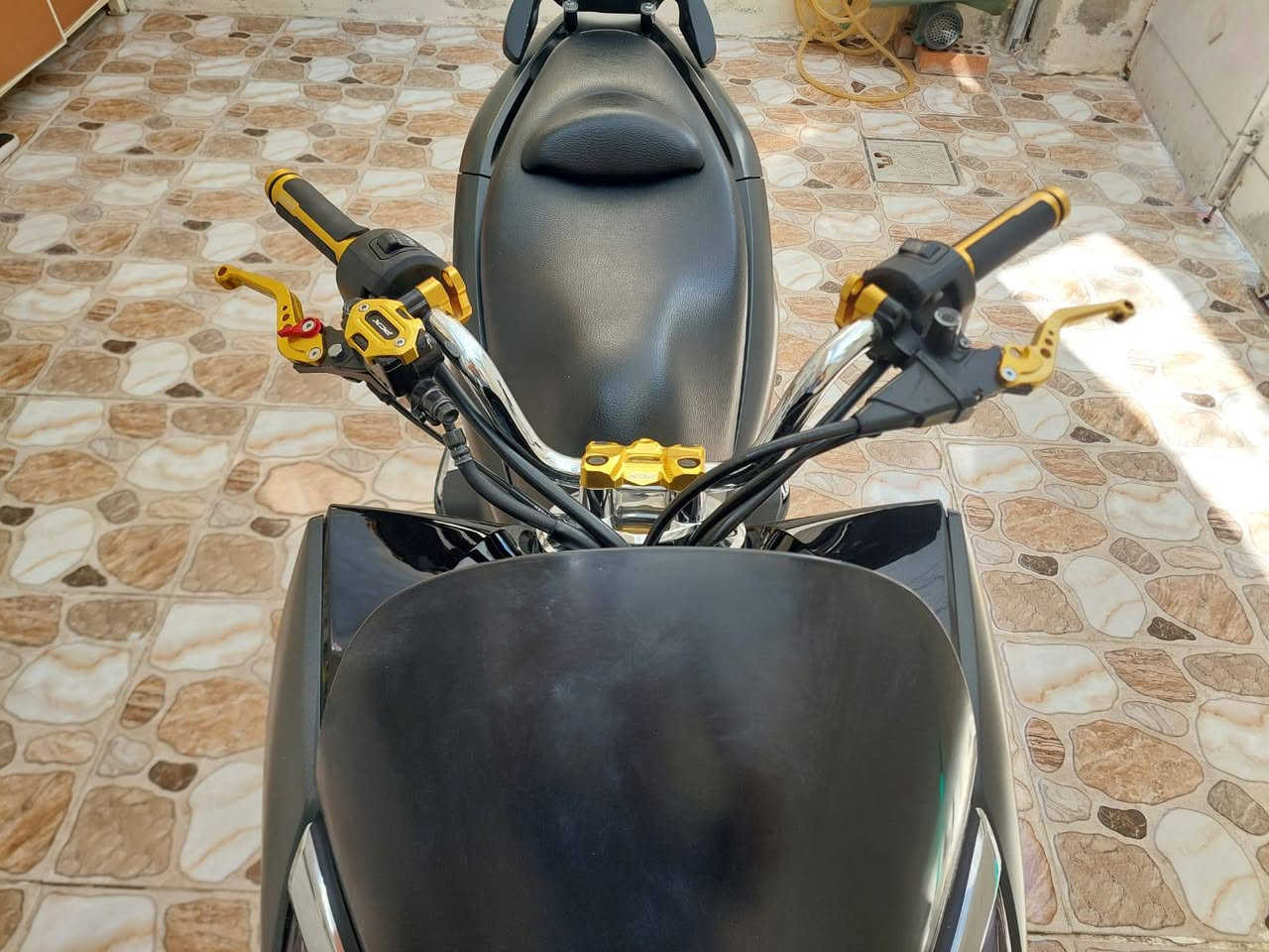 السلام عليكم اخوان دراجة Pcx جديدة كلش وماشية ١١٠٠٠ فقط ولون مميز ومزودة فول تزويد الدراجة كلش حلوة الاتصال على الرقم *********** العنوان ديالى بعقوبة
