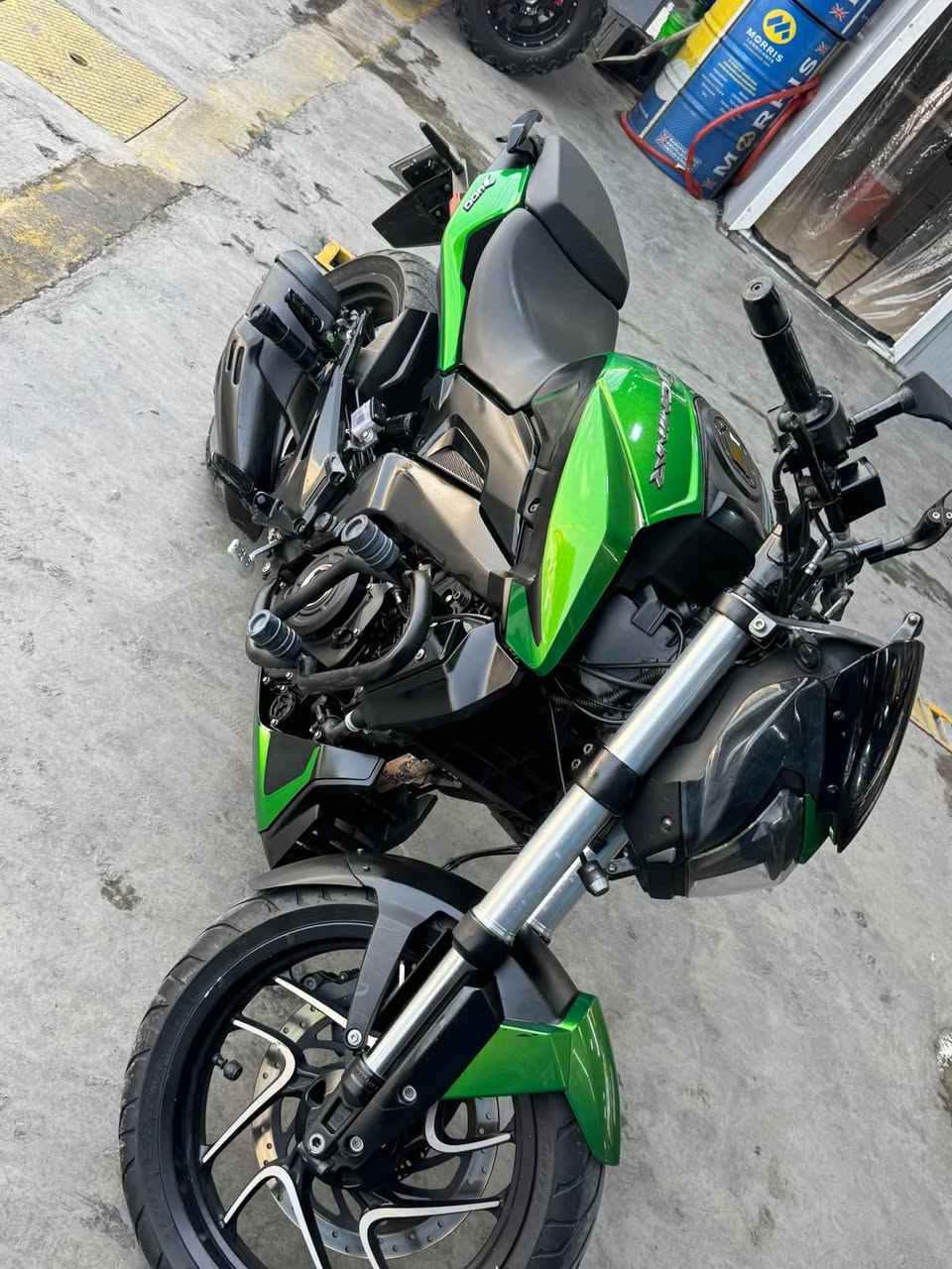 السلام عليكم اخوان 🤍
دراجة دومنر 
400cc
دراجه نضيفه مرقمه بغداد
2021
السعر35 وبيها مجال بسيط 
مكاني بغداد حي الخضراء 
رقمي ***********
واتساب للتواصل
