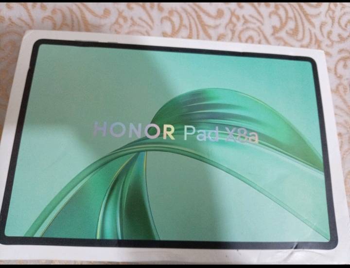 📱 للبيع: تابلت HONOR Pad X8a
استخدام شهر تقريباً ضرر بسيط بالكارتون بس كامل ملحقات
✨ المواصفات:

- 🖥️ الشاشة: 11 إنش بدقة FHD+
- ⚡ المعالج: Snapdragon 680 ثماني النواة
- 💾 الذاكرة الداخلية: 128GB
- 🚀 الرام: 4GB
- 🔋 البطارية: 8300mAh
- 🤖 نظام التشغيل: Android 16
- 🔊 4 سماعات لصوت واضح ومميز
- 📸 الكاميرا الأمامية والخلفية: 5MP
- 🔌 منفذ شحن Type-C
- 🎨 اللون: رمادي

✅ مناسب للدراسة، ومشاهدة الأفلام، والتصفح، والاستخدام اليومي.
السعر بي مجال للطيبين
مكاني بغداد العبيدي تجي تفحص وتاخذه