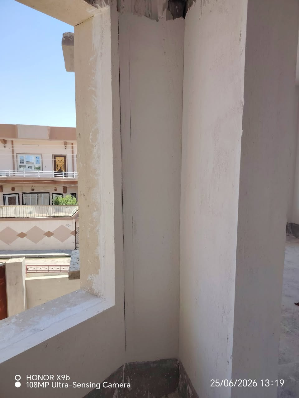السلام عليكم اخوان موجود كادر لبخ جص من الموصل شغل نضيف وتقان بل عمل شغل مصاطر الاستفسار عل رقم *********** الخط مفتوح بكل وقت متفرق حالين
