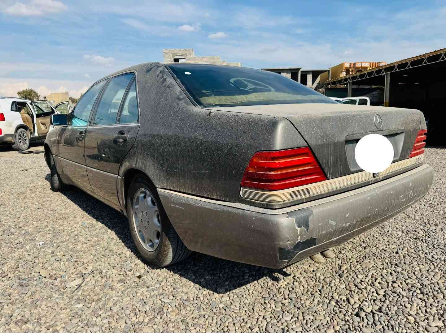 السلام عليكم مارسدس s500 1992
محرك بلادي (V8) 
رقم انبار دولي مشروع وطني ب اسمي
هزة ما منتهية بعد 
سنوية لل2031 
تخم تاير جديد 
صدر نص عمر 
كهربائيات كلها شغالة 
تبريد تدفئة شغالات 
السيارة بلادية و نظيفة 
العنوان صلاح الدين الشرقاط 
السعر 55 ويرهم مراوس حسب القناعة 
***********
