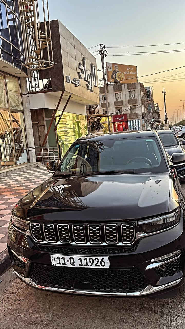 🚙 للبيع | Jeep Grand Cherokee 4xe Limited Plug-in Hybrid موديل 2023 🚙

فرصة مميزة لاقتناء واحدة من أفخم وأقوى سيارات الـSUV الهجينة.

✅ الموديل: 2023

✅ الفئة: 4xe Limited (Plug-in Hybrid)

✅ اللون: اسود

✅ التسجيل: بغداد

✅ الموقع: نجف

✅ الملكية: السيارة باسمي شخصياً

✅ الحالة: حادث خفيف كلش حافة الجاملغ والبنيد  في هيكل السيارة، والسيارة بحالة ممتازة.

أبرز المواصفات:

🔹 محرك 2.0 لتر تيربو مع نظام Plug-in Hybrid بقوة إجمالية 375 حصان.

🔹 ناقل حركة أوتوماتيكي 8 سرعات.

🔹 نظام دفع رباعي Quadra-Trac II.

🔹 إمكانية القيادة الكهربائية لتوفير الوقود.

🔹 شاشة لمس 10.1 بوصة تدعم Apple CarPlay وAndroid Auto لاسلكياً.

🔹 شاشة عدادات رقمية.

🔹 مقاعد جلد كهربائية مع تدفئة للمقاعد الأمامية.

🔹 مقود مدفأ متعدد الوظائف.

🔹 تشغيل بصمة (Keyless Entry & Push Start).

🔹 كاميرا خلفية مع حساسات أمامية وخلفية.

🔹 مثبت سرعة ذكي مع أنظمة أمان متقدمة.

🔹 نظام المحافظة على المسار، والتحذير من الاصطدام، ومراقبة النقطة العمياء.

🔹 مكيف أوتوماتيكي ثنائي المناطق.

🔹 مصابيح LED أمامية وخلفية.

🔹 مغلفه ppf بلكامل 

🚗 سيارة تجمع بين الفخامة، الأداء القوي، والاقتصاد في استهلاك الوقود، ومناسبة للاستخدام اليومي والسفر.

السعر 31 النجف, العراق
