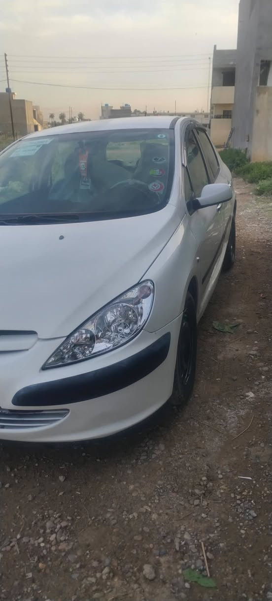 السلام عليكم بيجو فرنسي ٢٠٠٥ نبريد شغال محرك خير من لله كير مكفول بيها قطع صبغ ابيع احزام  سعر ٤٥ ورقة بيها مجال قليل رقم***********
