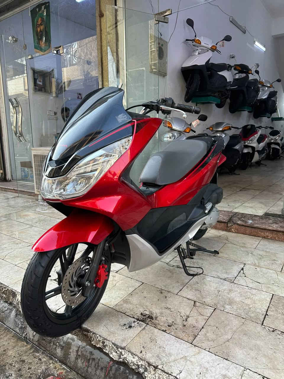 PCX • ١٢٥ • احمر