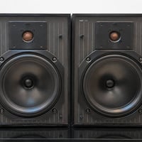 KEF C20 • انتاج انكليزي • مغلق الصندوق