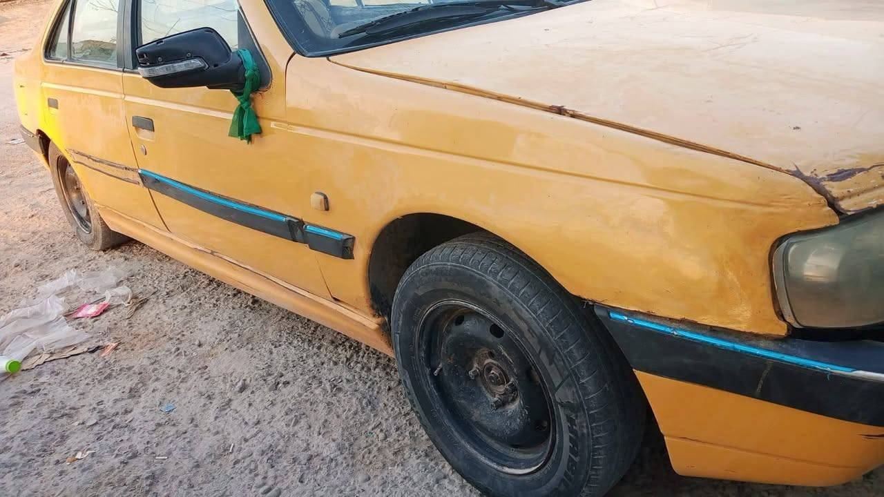 سلام عليكم
سياره بيجو للبيع اصولي رقم الاماني مثل ما موجوده بصوره 
كلشي شغال مابيه نقص كهربائيات لاتات عالي ناصي جامات 
السياره كامله وتجي تكلب وتشوف مكينه لاتبخير ولا تنقيص مكاني نجف كوفه مداور ثاني يوم تريد وكاله هم ترهم 
السعر ب16ورقه ومجال بسيط 
***********
***********
