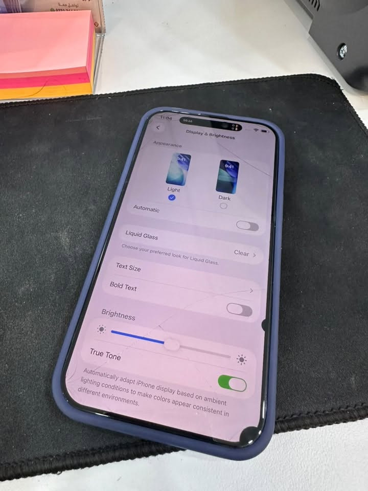 السلام عليكم

ايفون 16 pro max
ذ٢٥٦
بطارية ٩١
الجهاز شرق اوسط AE
الجهاز وكع وانكسرت الشاشة حسب ما موضح
والضهر مفطور

الجهاز شغال بدون اي مشكلة وحده والشاشة شغال طبيعي

825 قفل 

*********** واتساب
