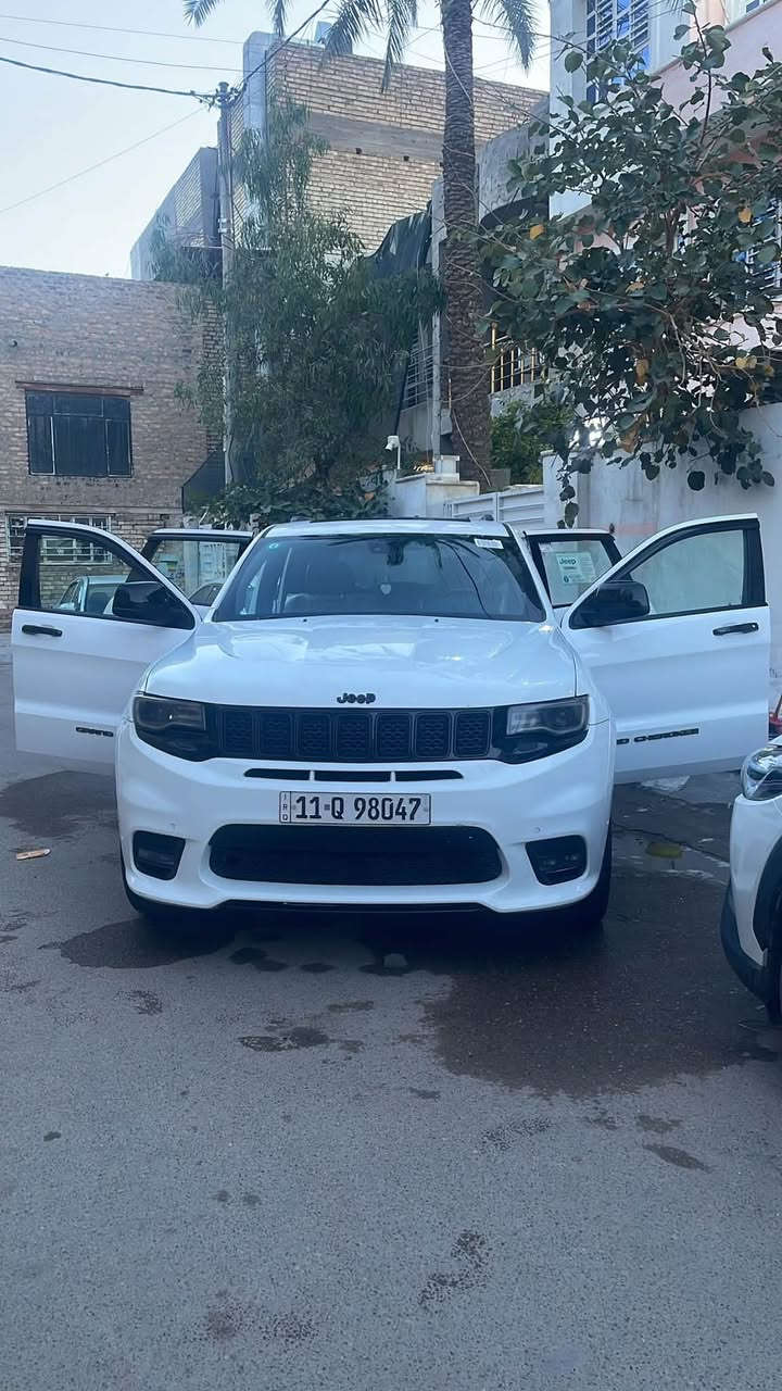 السلام عليكم جيب شيروكي ٢٠١٨  كت srt ووياله srt 
بصمه 
كشن كهرباء 
شاشه وسط 
جنطه كهرباء 
تشغيل عن بعد 
٦ سلندر مبدل بساتم ١٤ 
فتحه شكل بدون
بيع او مراوس ب لاندكروز/برادو/ تاهو 
مكان بغداد شارع الربيع مطعم هي هي 
 واتس***********
***********
