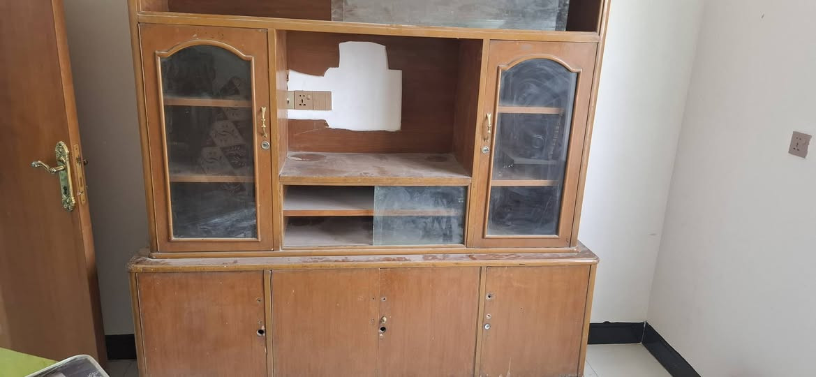 سلام عليكم
معرض للبيع 
 سعره 150 الف 
0786696260
