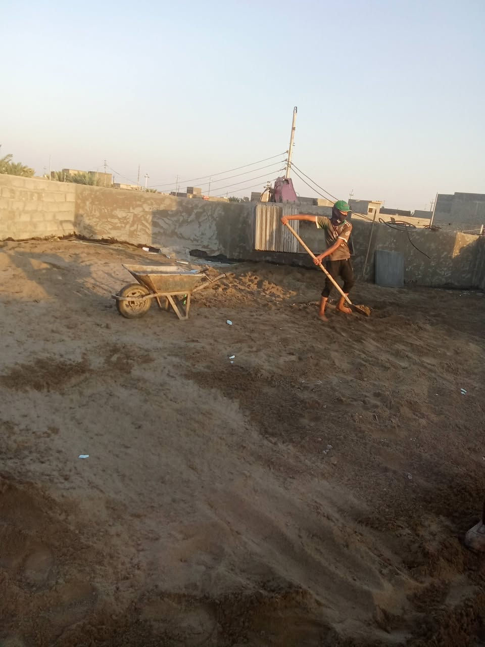 اليوم بفضل الله تم #تطبيك سطح فاخر ابو ايسر النمراوي في منطقه زويه ##شتايگر
مواد العمل: #تنضيف السطح، #طلاءه بماده الفلانكوت الامارتي 
#جير السطح 
#نايلون زراعي اصلي، #فوم #زميج شط نظيف 
#شتايكر 4 سم حصو مكسر سمنت مقاوم
#اضافه الماستك 
نظام العمل نشتغل كرسته وعمل كل المواد المذكوره #السعر 14 الف فوم اذا مساحه كبيره واذا مساحه قليله تنحسب قطعي واكو فلين #السعر 13 واذا مساحه كبيره بي مجال ونشتغل ايضا بس عمل&  نشتغل #تصليح وادامه الماستك القديم #للاستفسار الاتصال ع رقم *********** موجود واتساب

